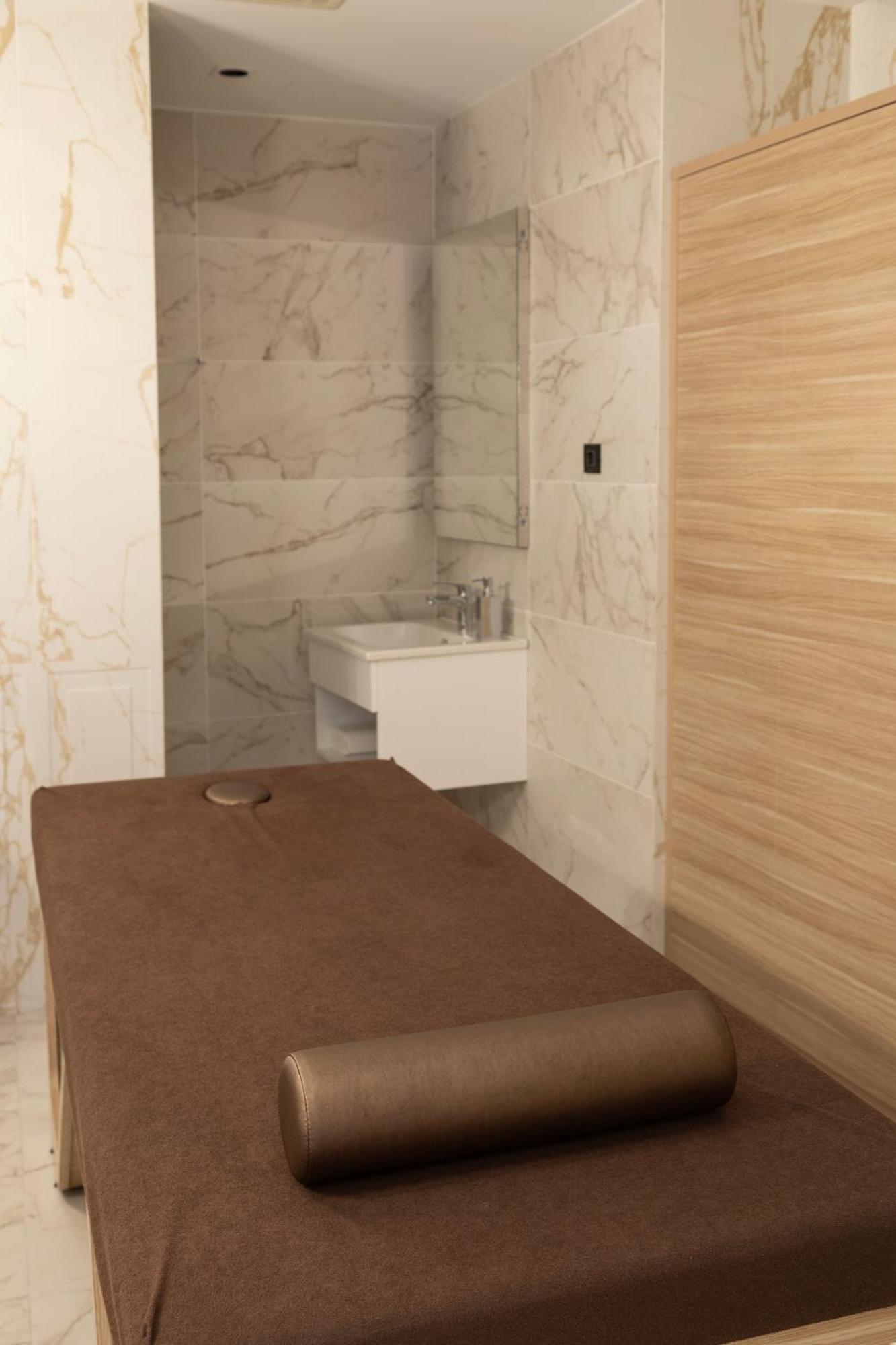 Hallmark Hotel & Spa Istanbul Exteriör bild
